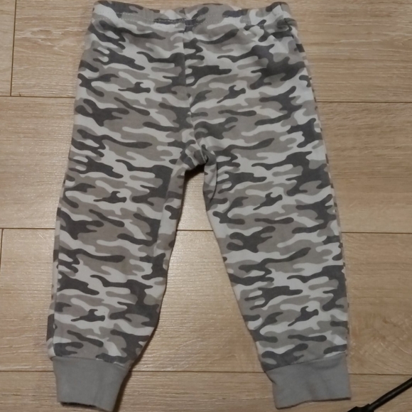 6-12 month pants - Picture 3 of 3